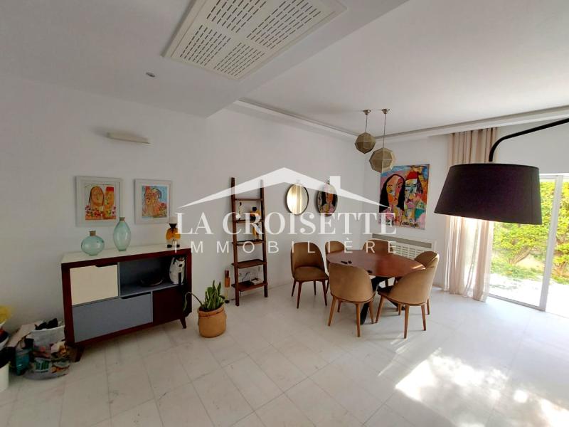 Triplex S+4 avec piscine à Gammarth